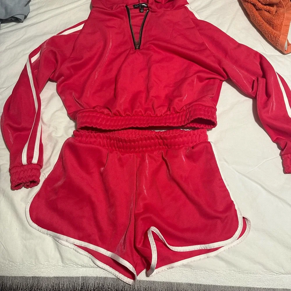 Short set - Picture 3 of 3